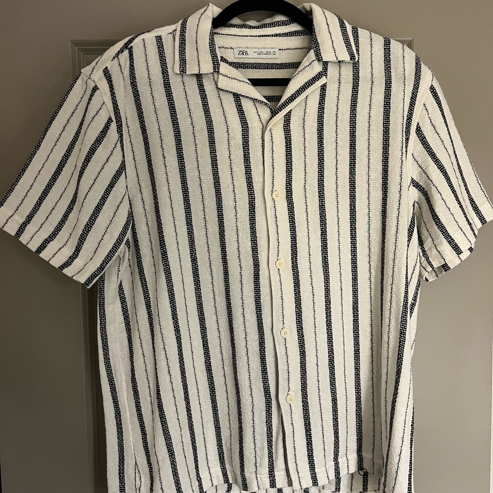 Zara Casual White and Black Button Down Shirt